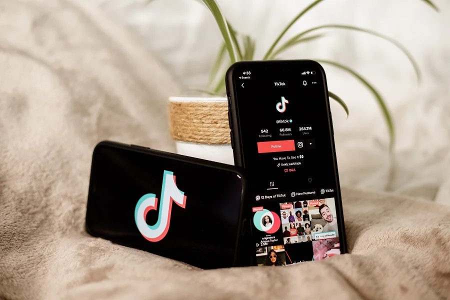 الگوریتم TikTok به اکانتهایی که بهطور پیوسته محتوای تازه منتشر میکنند توجه بیشتری نشان میدهد.